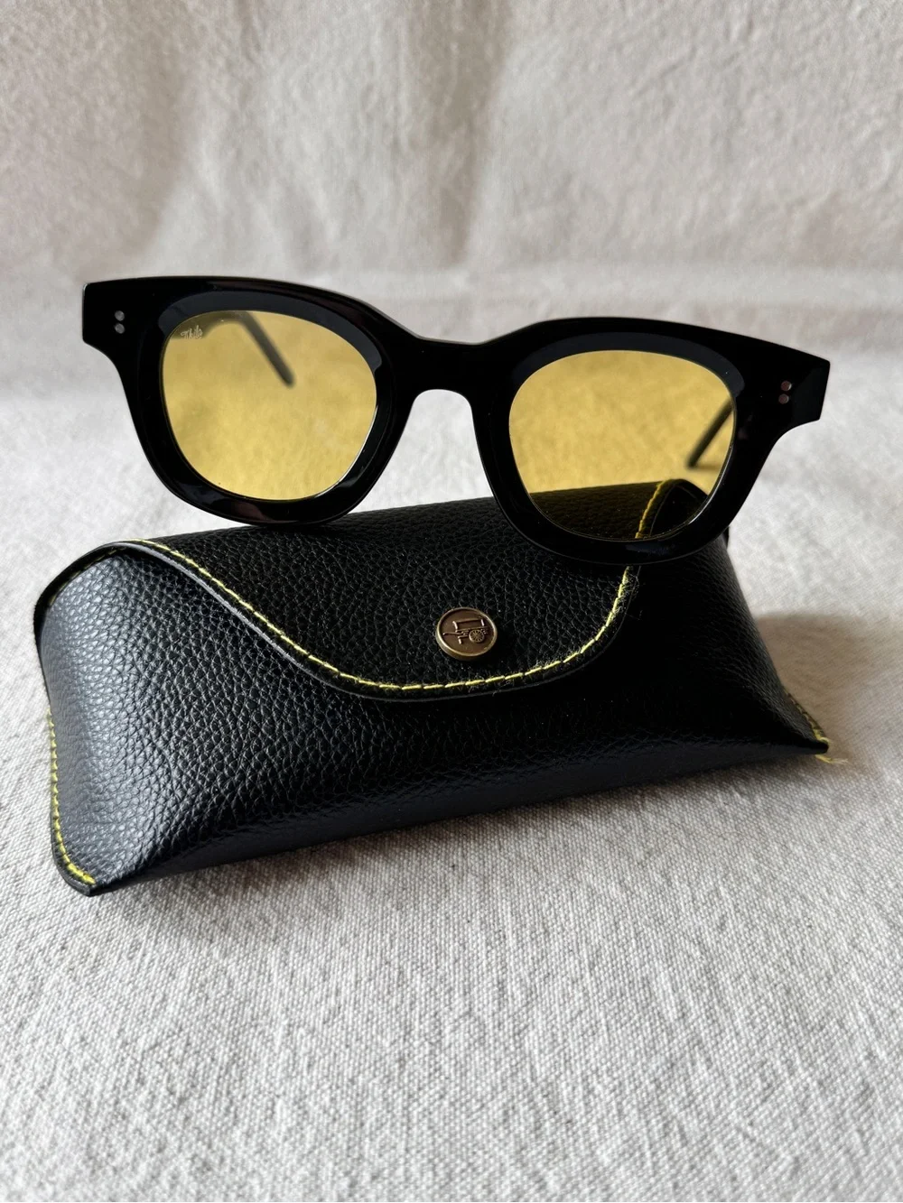 AKILA Black Sunglasses with Yellow Lenses